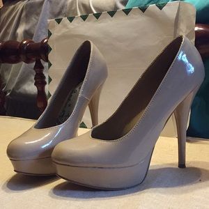 Nude 8.5 high heel shoes!